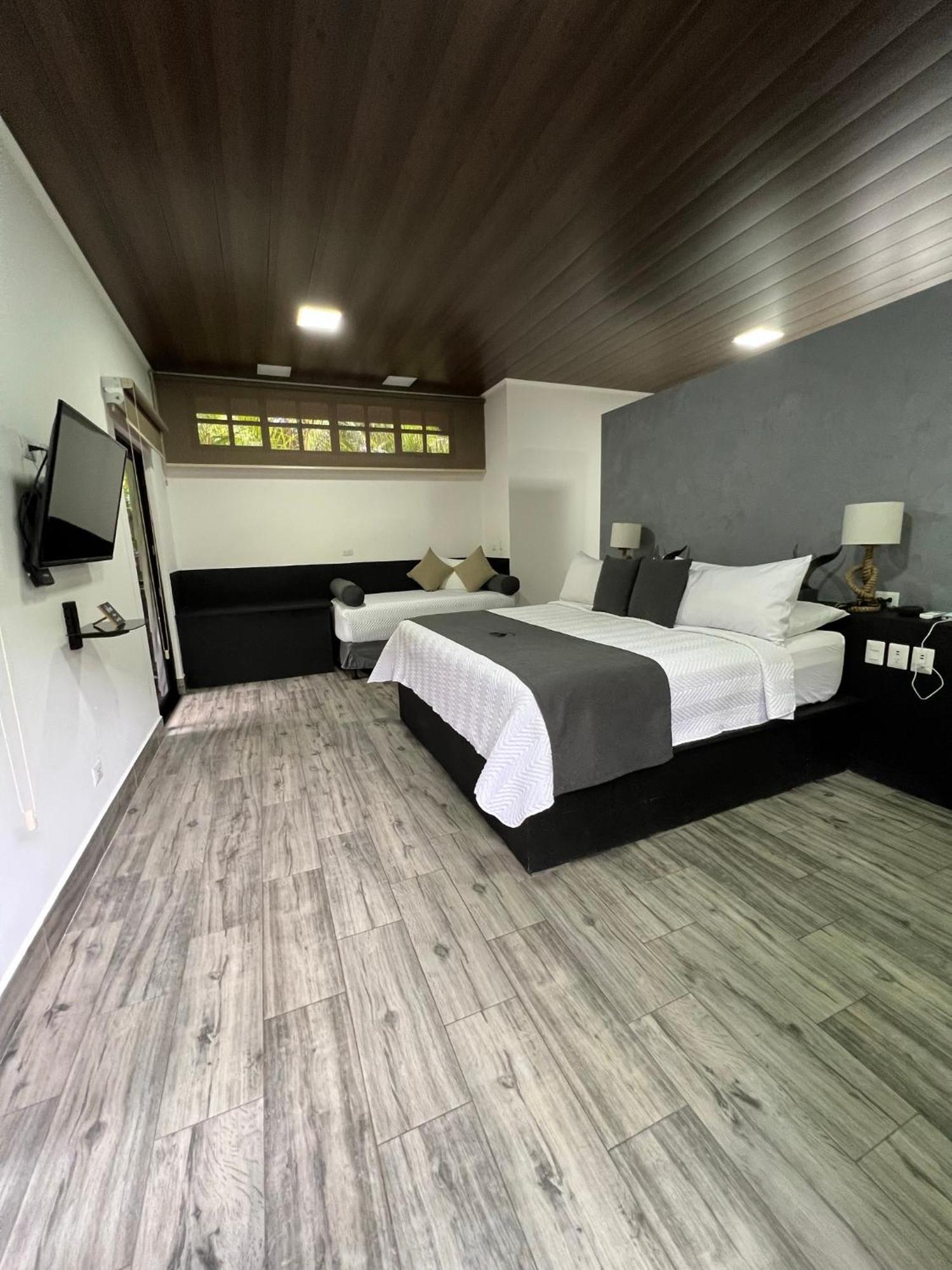 Hotel Boutique Casa Del Rio La Fortuna Luaran gambar